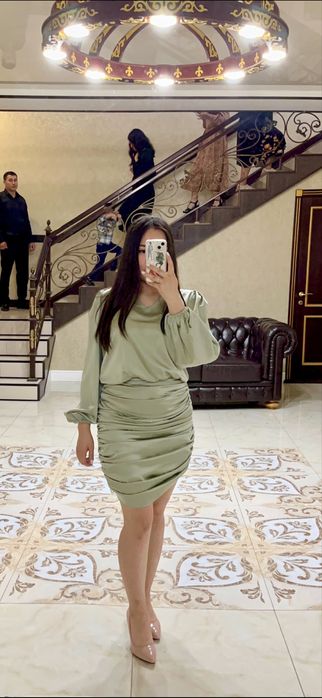 Платья вечерние М размер