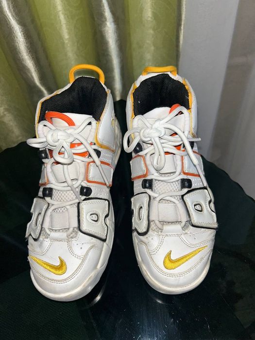 Кроссовки в отличном состоянии 38-39размер