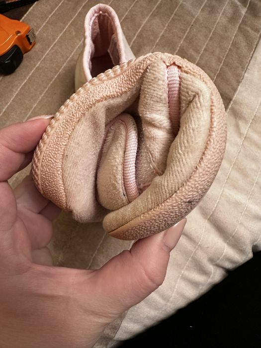 Детски пантофи 26 и 29 номер