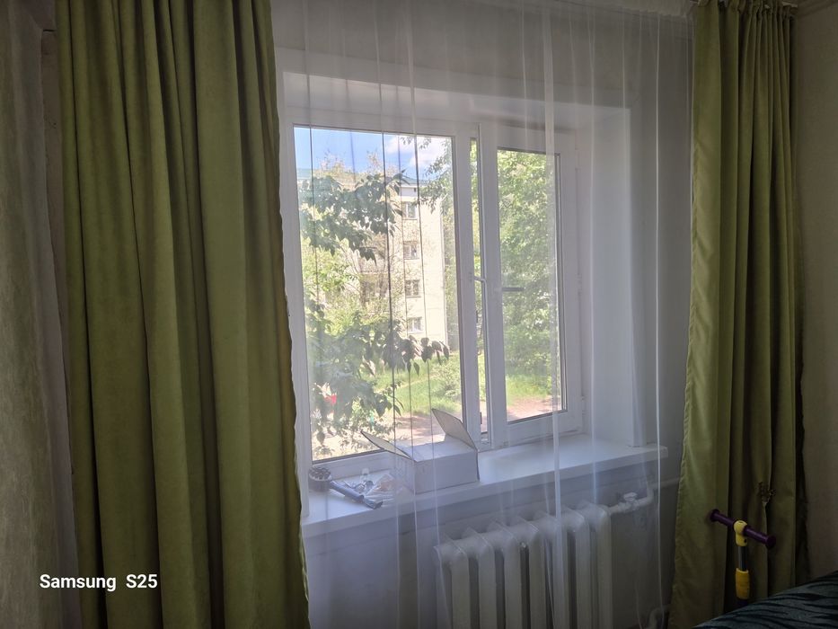 Продам шторы  оливкового цвета