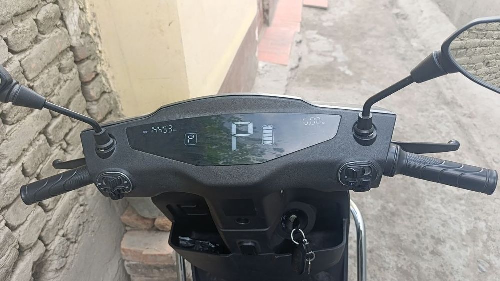 Продается скутер, сотилади, Бир йил Хам бумаган