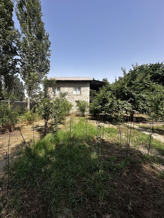 Shahar tashqarisida dalahovli sotiladi