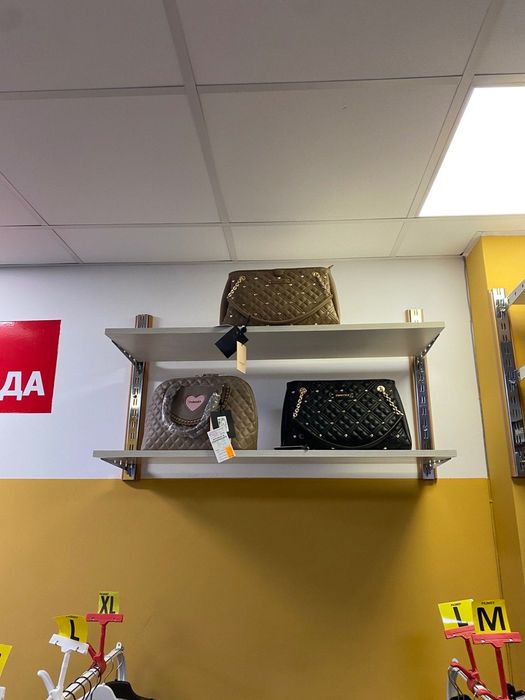 Рафтове за стена с преместваеми плотове