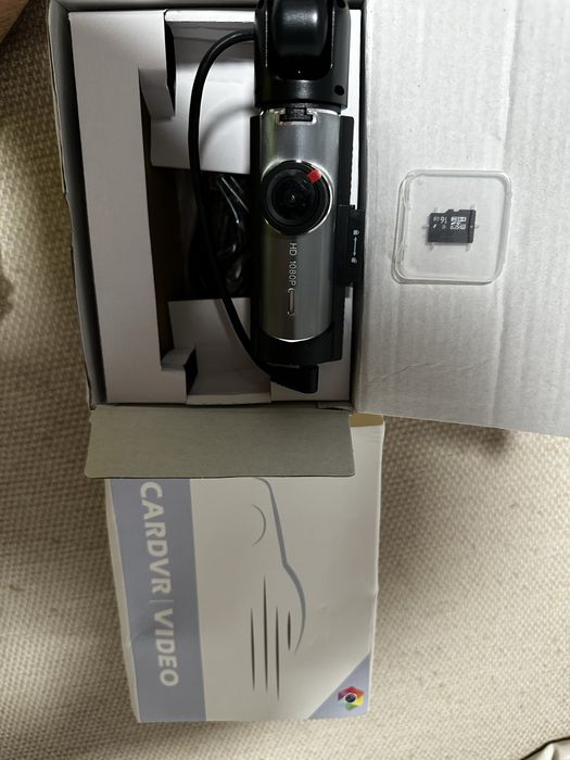 Camera auto noua in cutie