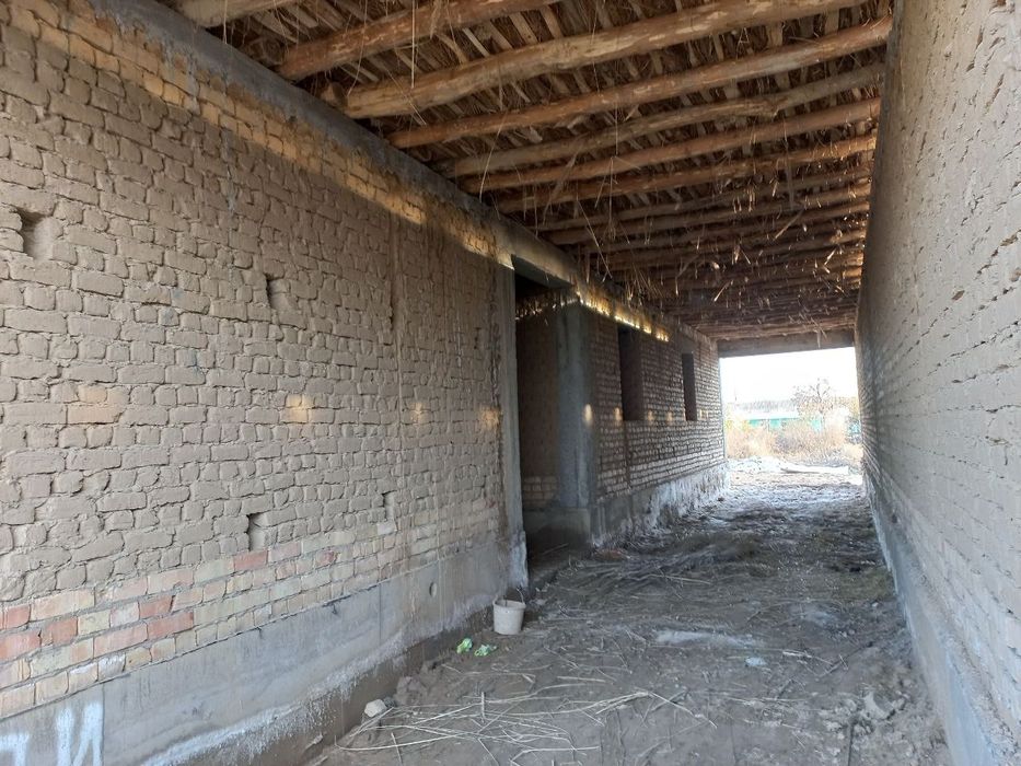 Qurilishi tugallanmagan uy sotiladi