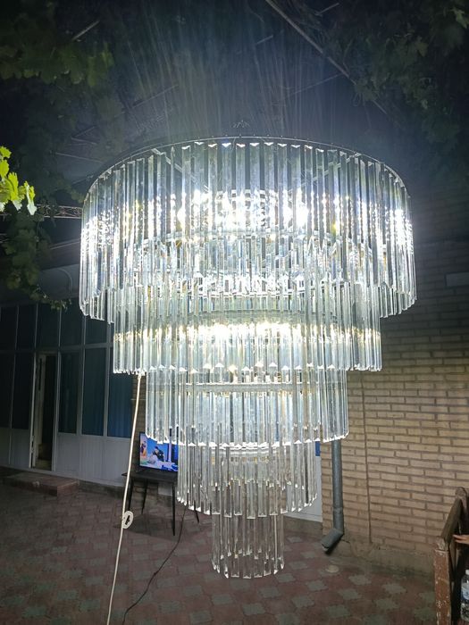 Продается люстра