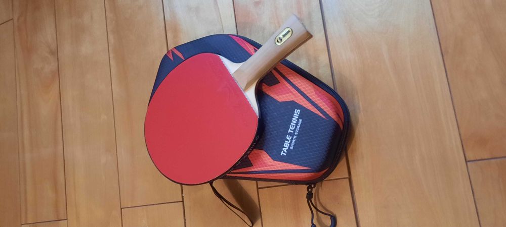 Paleta tenis de masa Kokutaku + Husa rigida