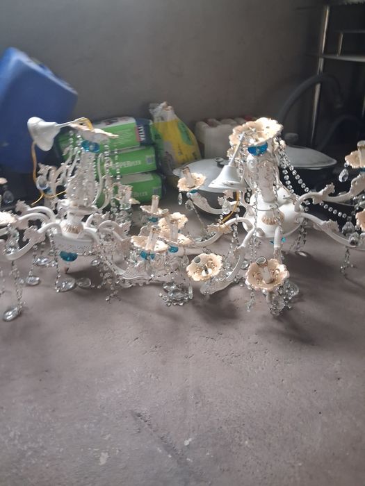 Продаются люстры