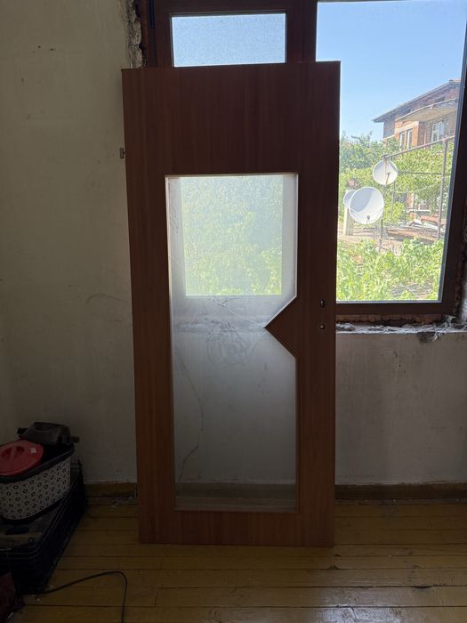 Две интериорни врати