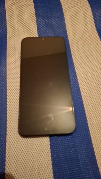 Продам телефон срочно