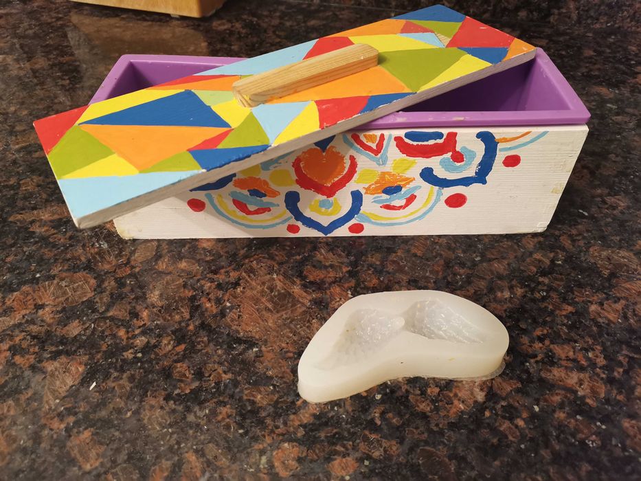 Форма за Сапун 3 части  и силиконов модел ангелски крила за 11.90лв