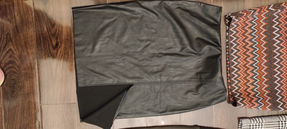 Миди юбка кожа , матовая. , До колен  , размер S