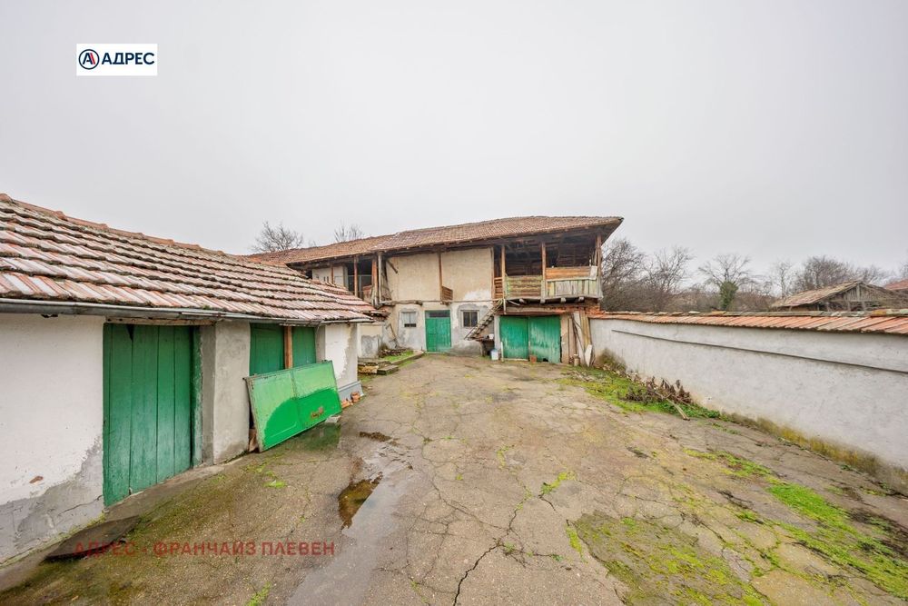 Къща в Ловеч, област-с.Бежаново площ 104 цена 28000