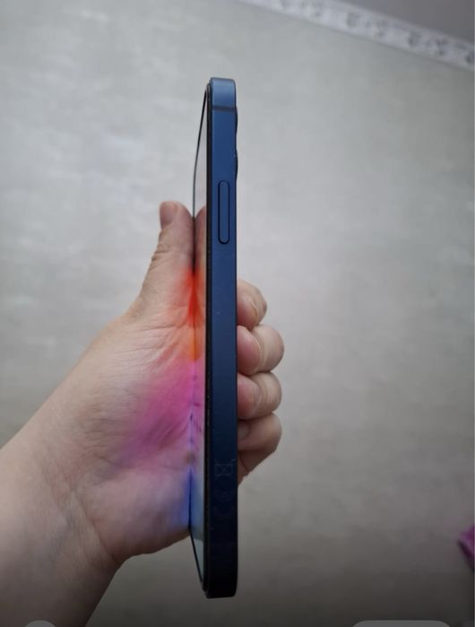 Айфон 12 сатылады