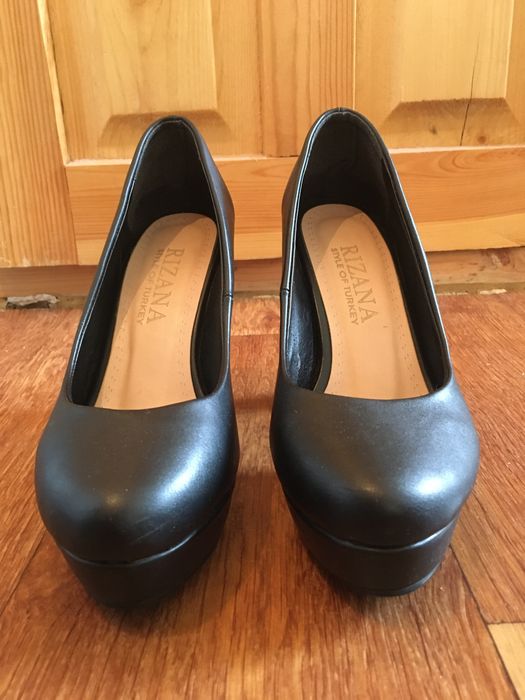 Туфли в каблуках