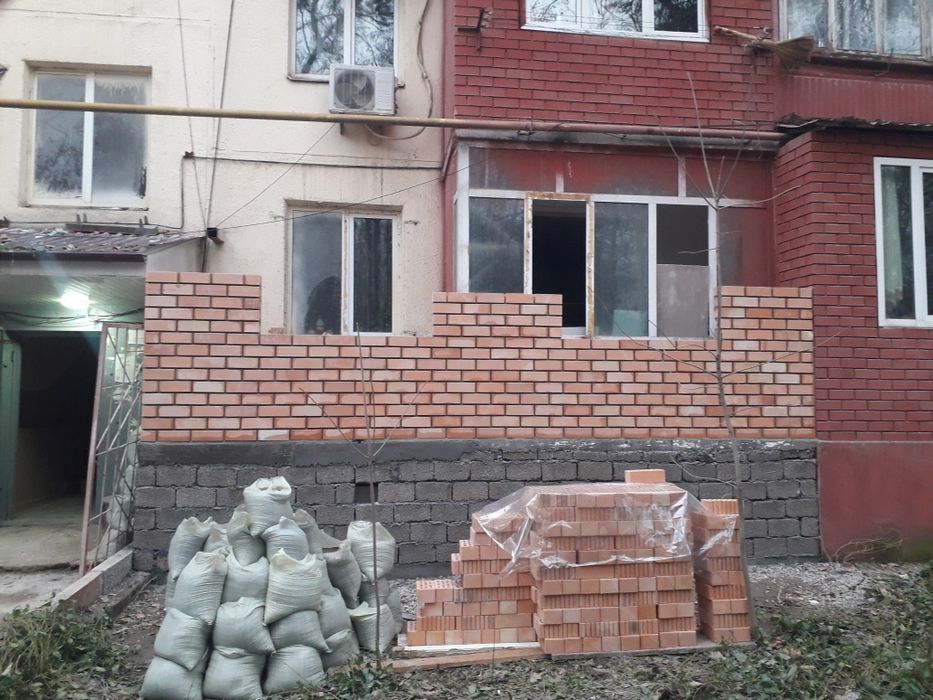 Кладка балкона аблицовичним
