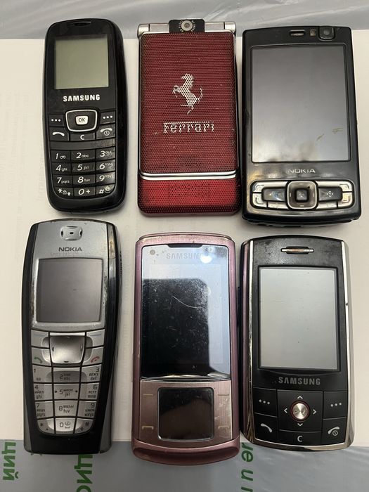 набор сотовых телефонов