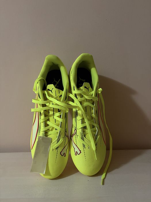 Ghete fotbal PUMA Ultra 6 Play - Noi, Mărimea 44