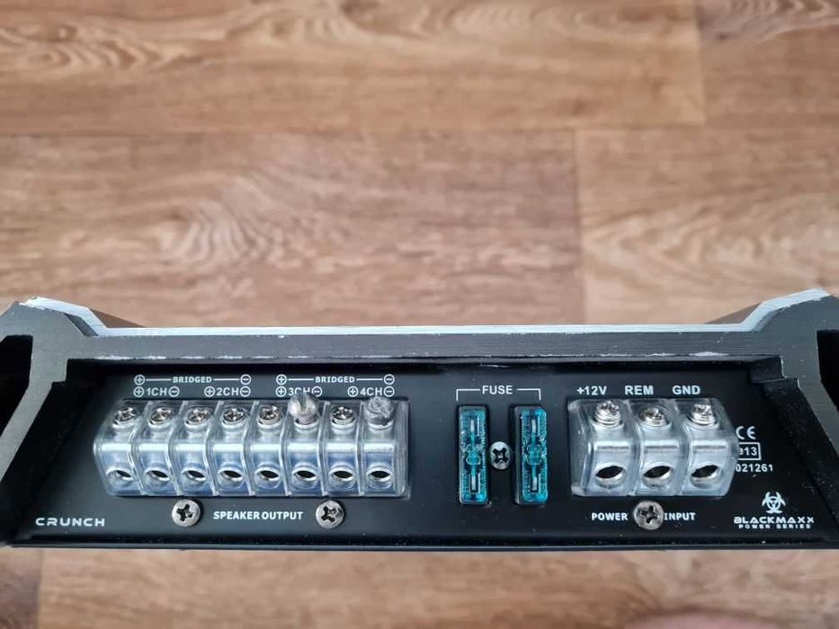 Бас каса със усилвател