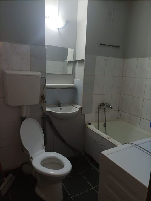 Închiriez garsonieră Oituz