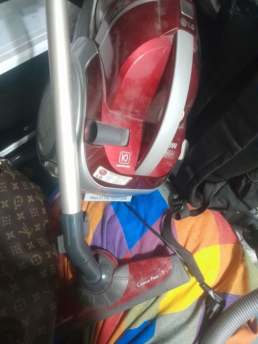 LG пылесос рабочий