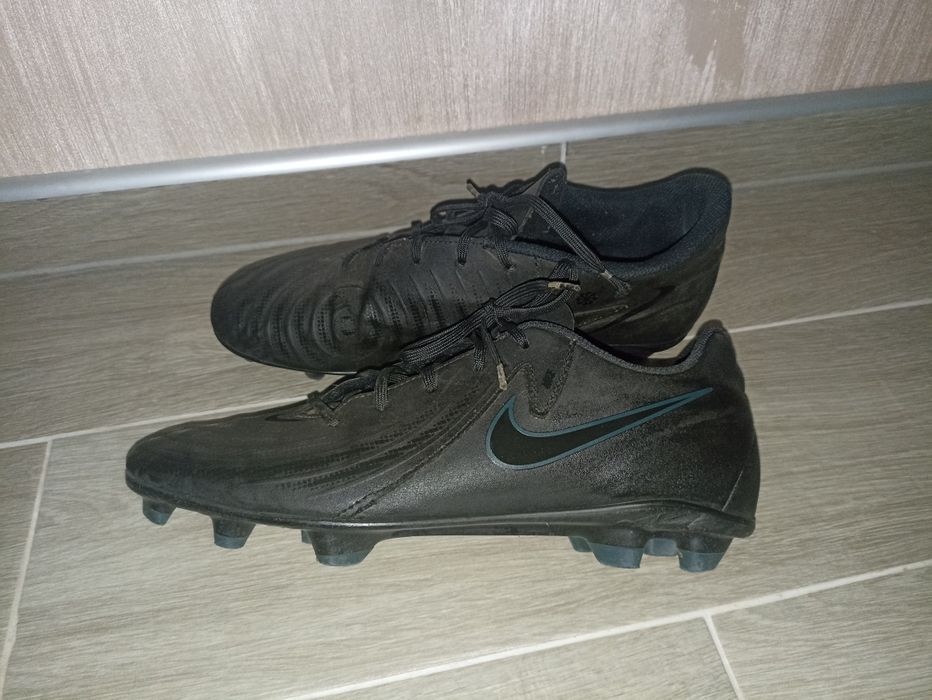 Бутонки за футбол Nike