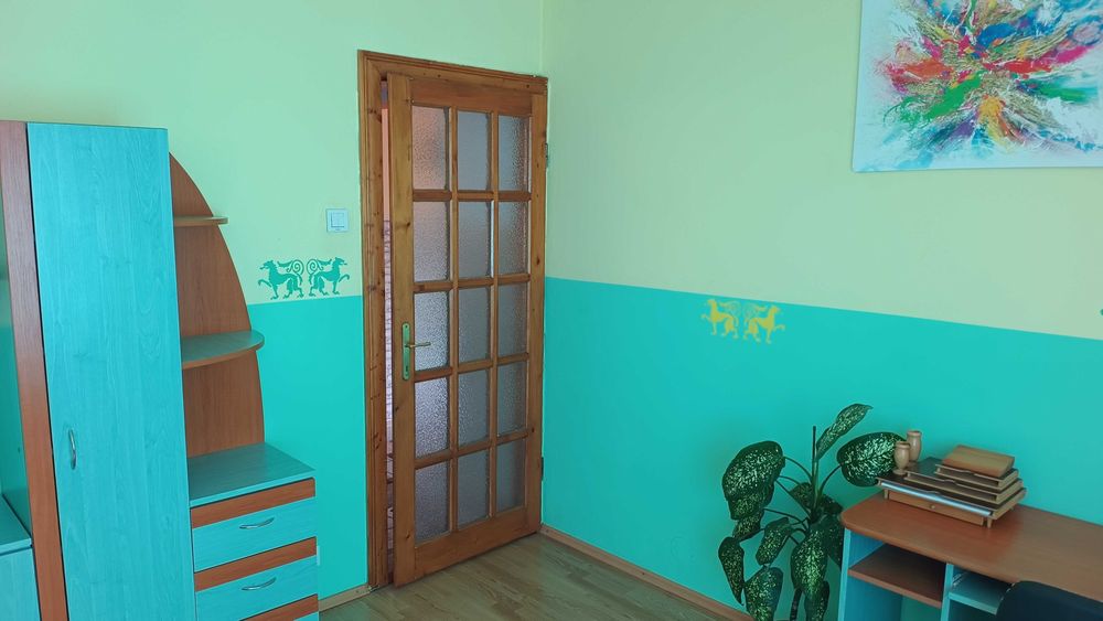 Inchiriez apartament 2 camere,confort 1