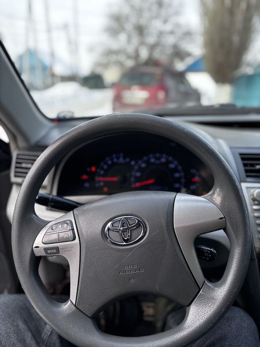 Toyota camry 2.5 продам