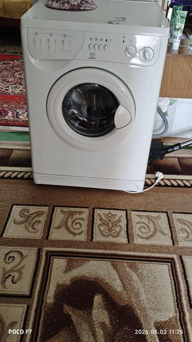 Почти даром оттдам  машину  Индезит