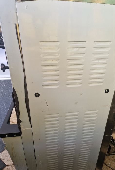 Фризер аппарат для приготовления мороженного