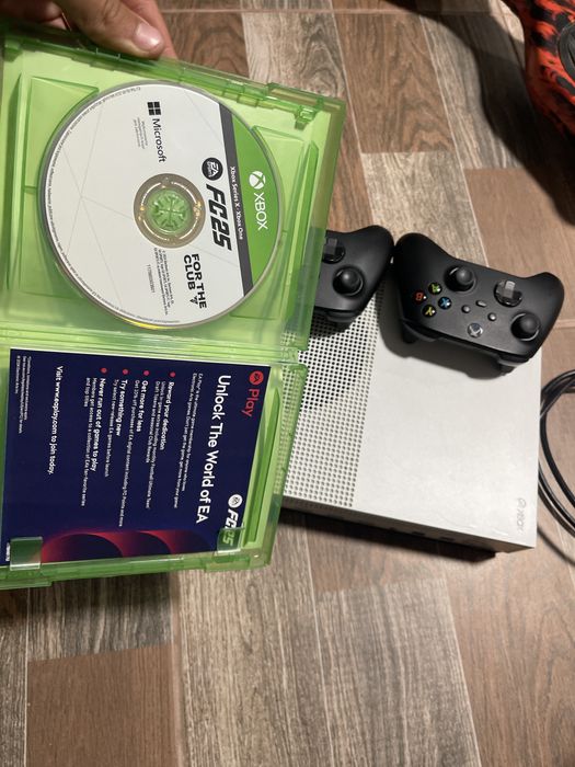 Vand x box one s cu doua mansete si fc25