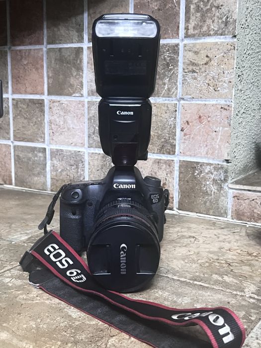 Вспышка Canon Speedlite 600EX-RT с чехлом