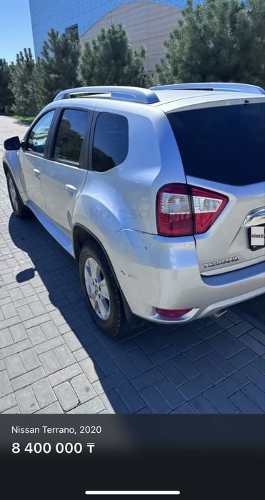 Машина nissan крассовер