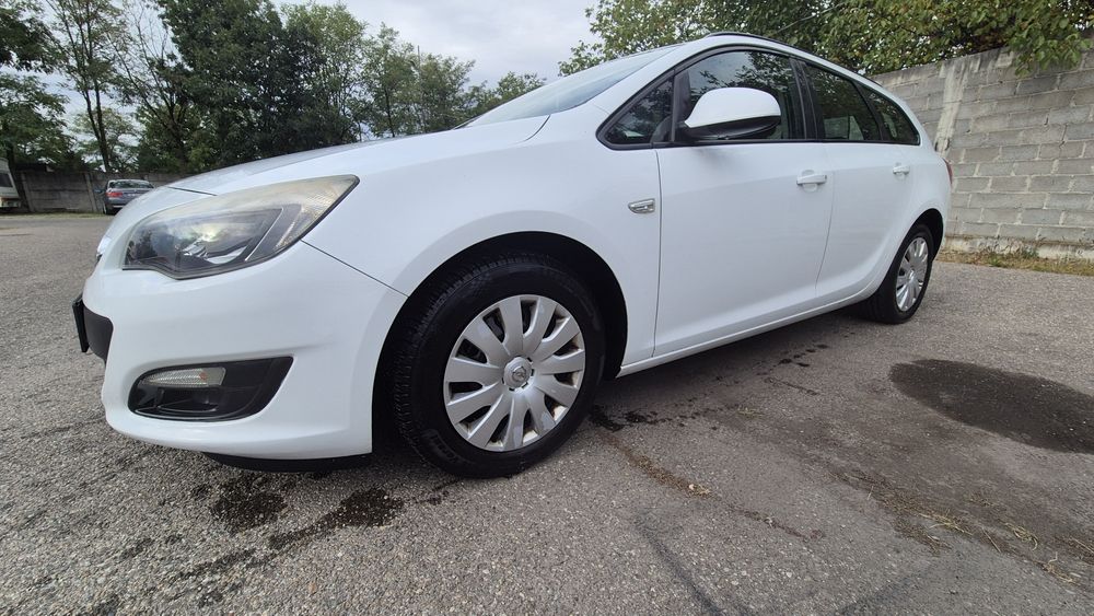 Autoturism Opel Astra J