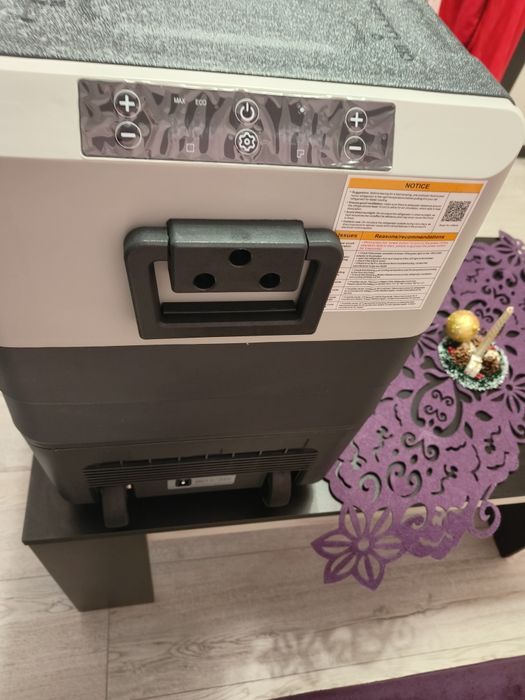 Хладилник фризер 55 литров