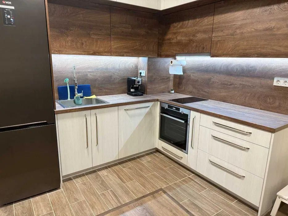 Дава се под наем Двустаен апартамент в Варна, м-т Пчелина - 54 кв.м за 560 € - Снимка #1