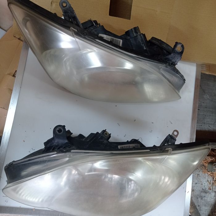 Фарове за Toyota Corolla E12 hatchback 2004