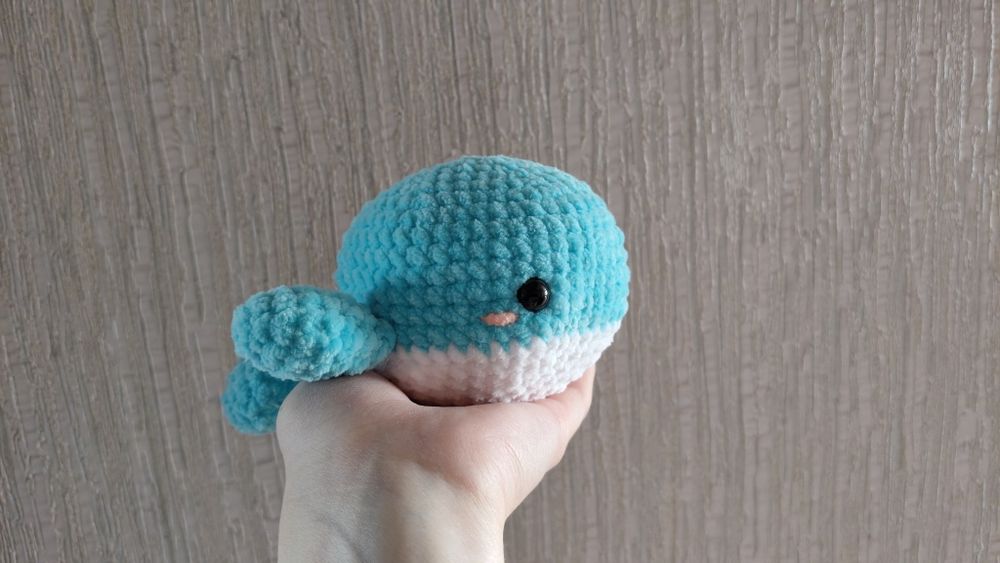 Вязанный китёнок