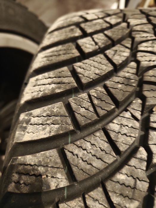 Jante Opel 18" cu anvelope Kumho 235/45/18 98V