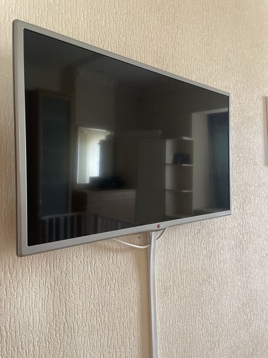 Телевизор LG, диагональ 84см