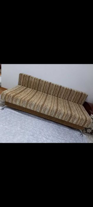 Диван в хорошем состоянии