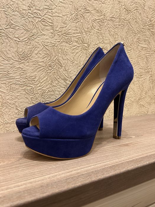 GUESS - Дамски обувки на ток Heali2