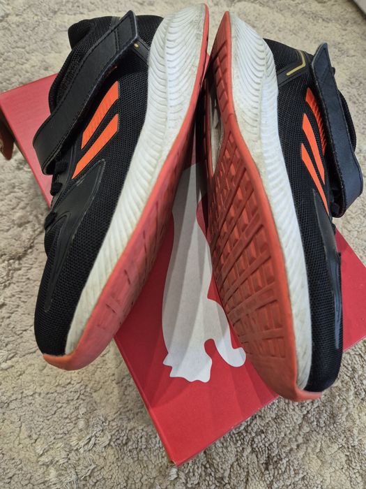 Pantofi sport Adidas