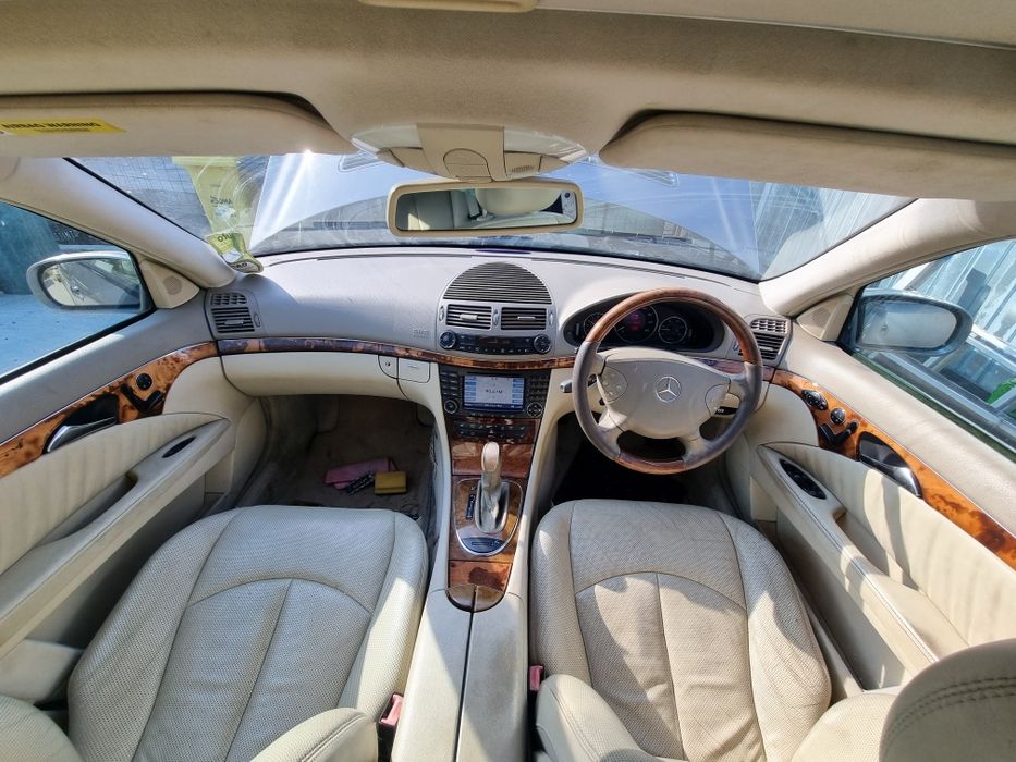 Dezmembrez Mercedes E320 W211 T- model