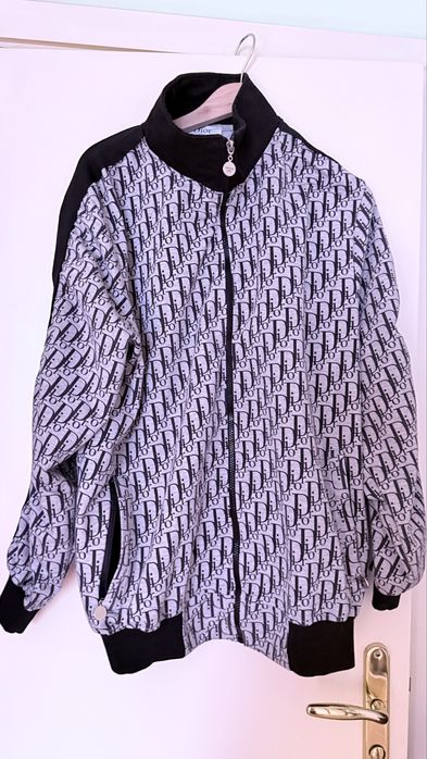 Спортни екипи 15 евро