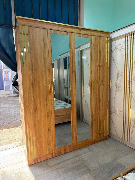 SHkaf   xar hil turdagi  hamyonbob