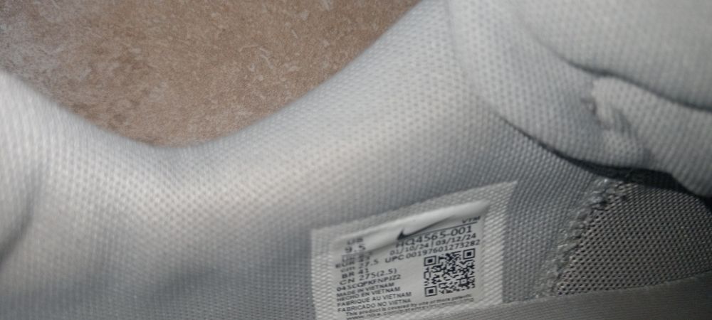 Nike dn withe conditie buna