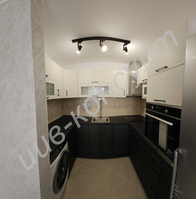 Продава се Тристаен апартамент в Велико Търново, Бузлуджа - 110 кв.м за 1655 €/кв.м - Снимка #4