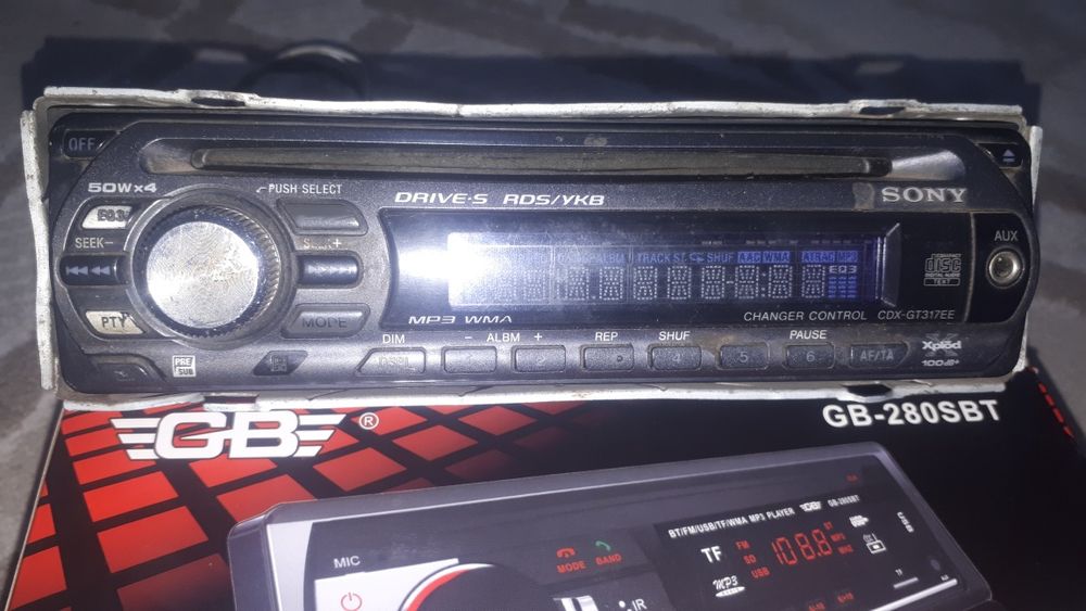 Автомагнитола Sony и Pioneer