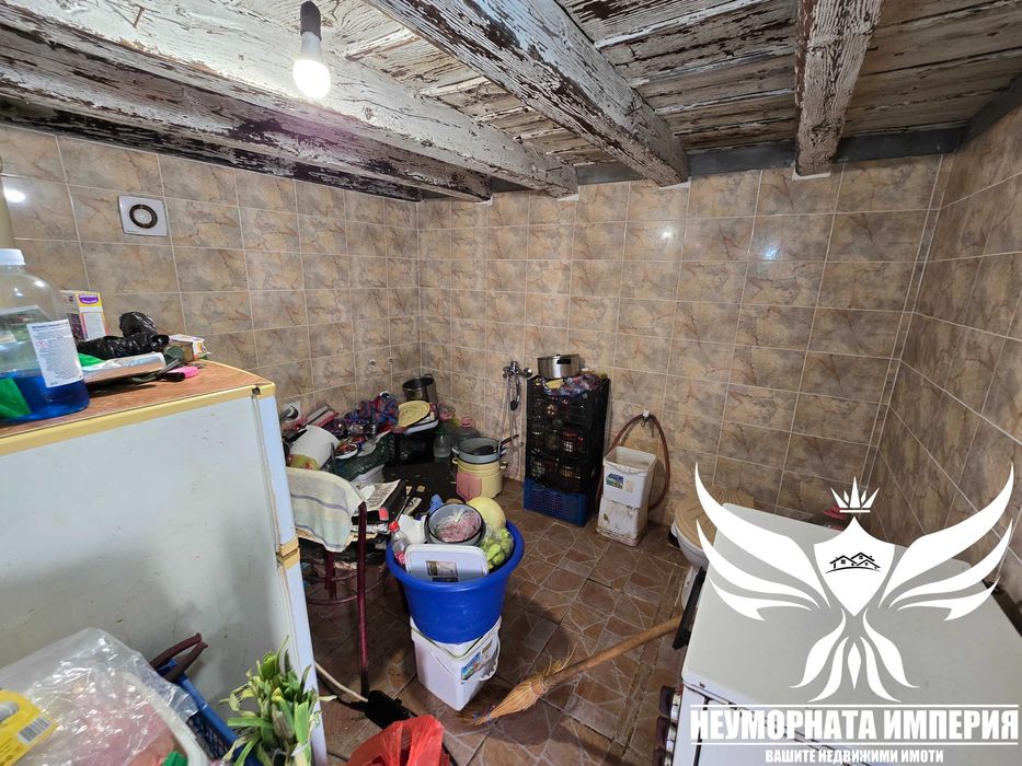 Двуетажна вила/къща 80РЗП в 400кв.м двор в с.Дълбок Извор